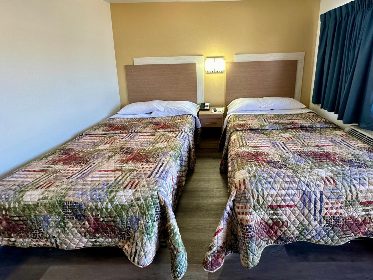 Royal Inn And Suites Charlotte Airport Bagian luar foto