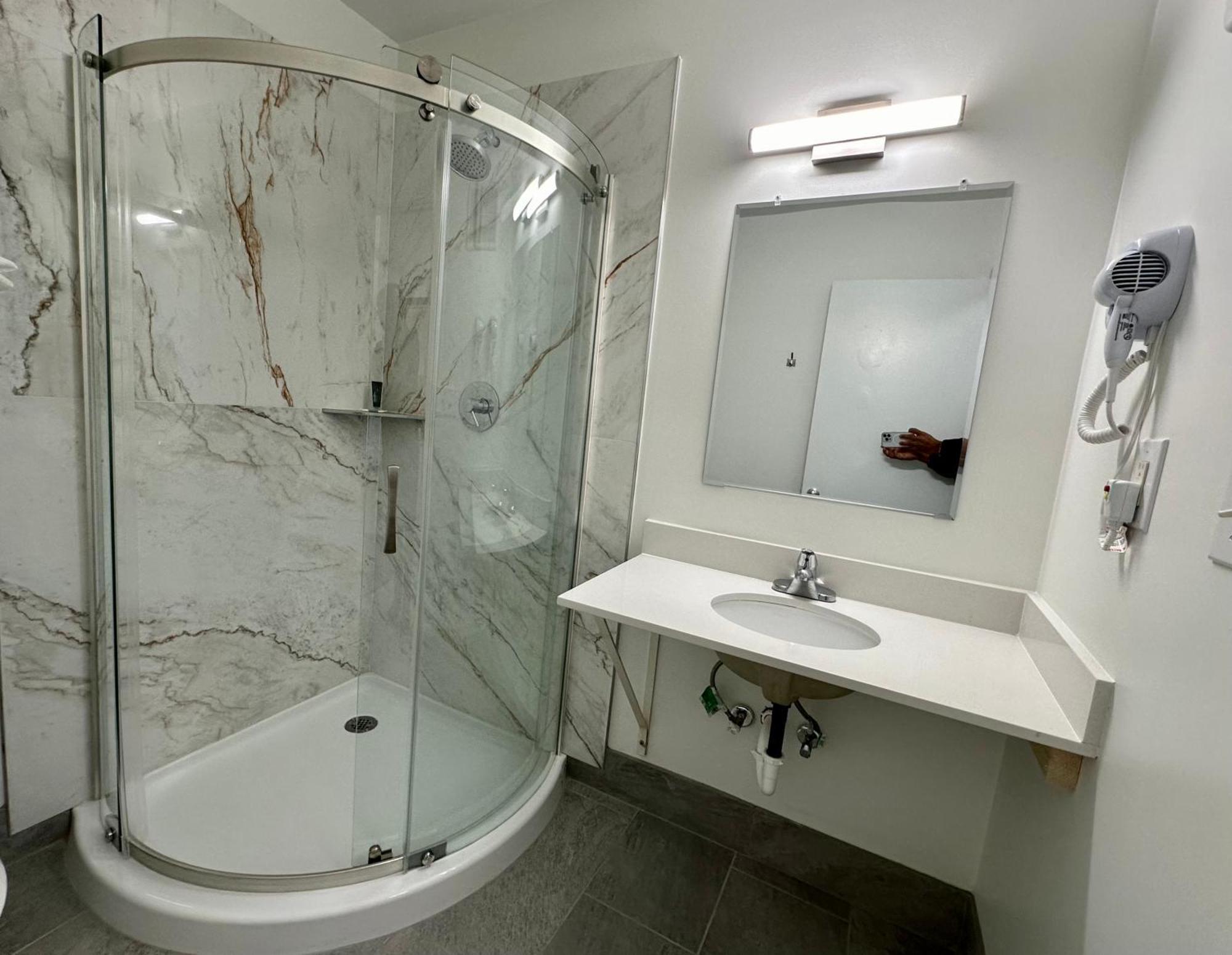 Royal Inn And Suites Charlotte Airport Bagian luar foto
