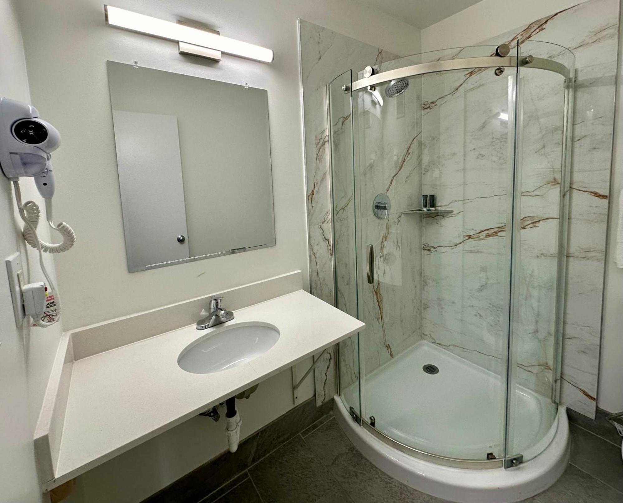 Royal Inn And Suites Charlotte Airport Bagian luar foto