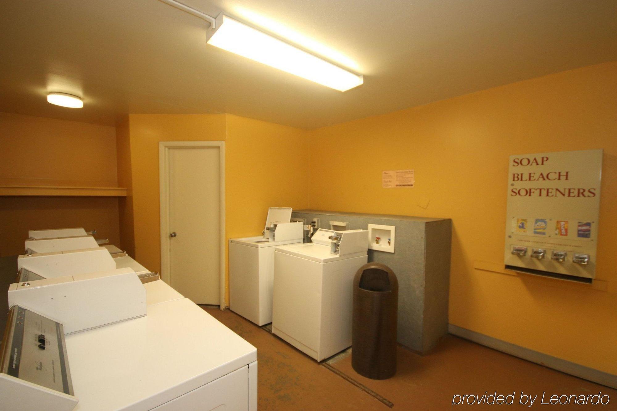 Royal Inn And Suites Charlotte Airport Bagian luar foto