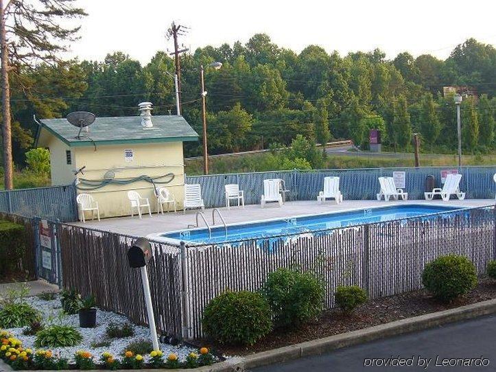 Royal Inn And Suites Charlotte Airport Bagian luar foto