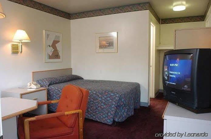Royal Inn And Suites Charlotte Airport Bagian luar foto